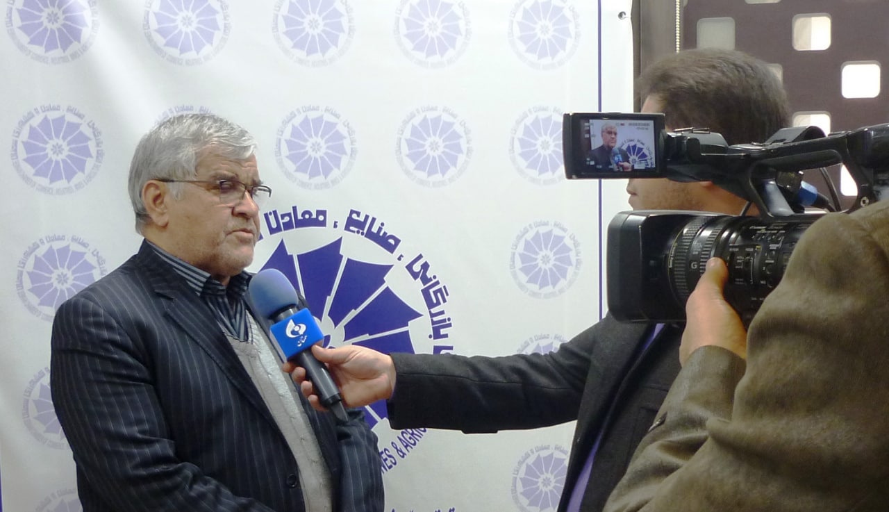رئیس اتاق سمنان در هشتاد و نهمین نشست شورای گفتگوی دولت و بخش خصوصی مطرح کرد:با تعامل و همراهی دستگاه‌های اجرایی 62 واحد راکد در استان سمنان به چرخه تولید بازگشتند