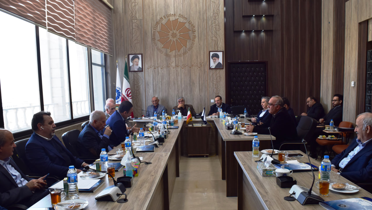 رئیس اتاق سمنان در پنجاه و ششمین نشست هیات نمایندگان  از فعالان اقتصادی برای حضور در دهمین دوره انتخابات اتاق های بازرگانی ، صنایع، معادن و کشاورزی استان سمنان دعوت به عمل آورد