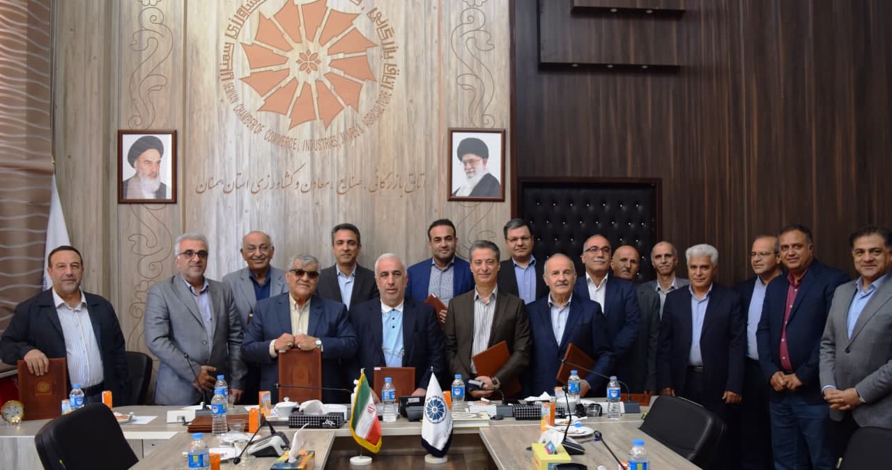 اعتبار نامه های منتخبین دهمین دوره هیات نمایندگان اتاق بازرگانی، صنایع، معادن و کشاورزی استان سمنان توسط هیات نظارت بر انتخابات اعطاء گردید
